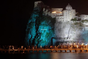 2 Rooms With Bathroom, Kitchen And Walk-In Closet With Independent Entrance Ischia